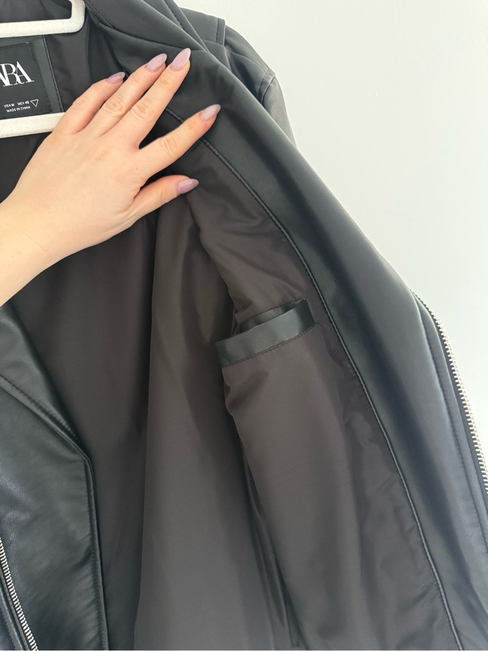 ZARA Men’s Black Faux Leather Moto Jacket Size M Fits Women’s Oversized Small - Picture 4 of 7
